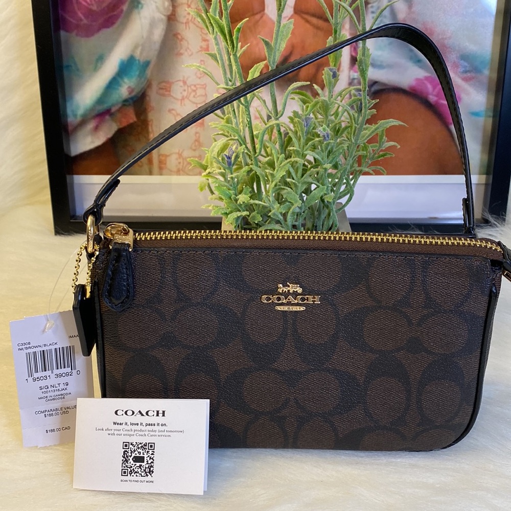 Coach Nolita 19